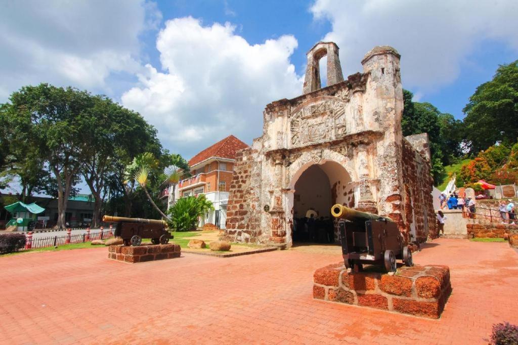 Malacca Grand Ct Hotel מראה חיצוני תמונה