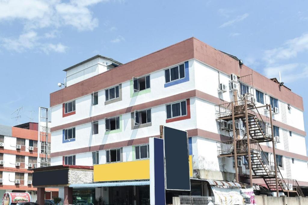 Malacca Grand Ct Hotel מראה חיצוני תמונה