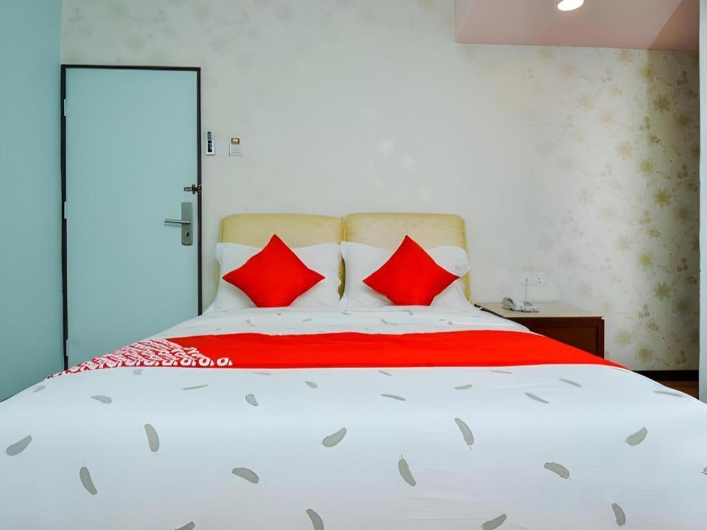 Malacca Grand Ct Hotel מראה חיצוני תמונה