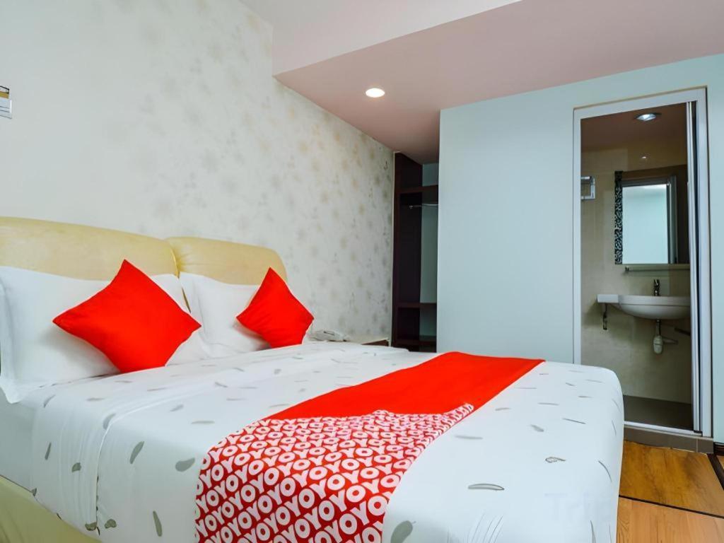 Malacca Grand Ct Hotel מראה חיצוני תמונה
