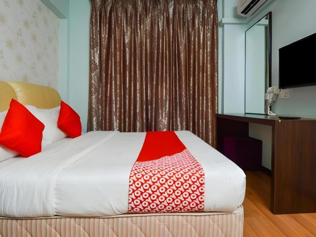 Malacca Grand Ct Hotel מראה חיצוני תמונה