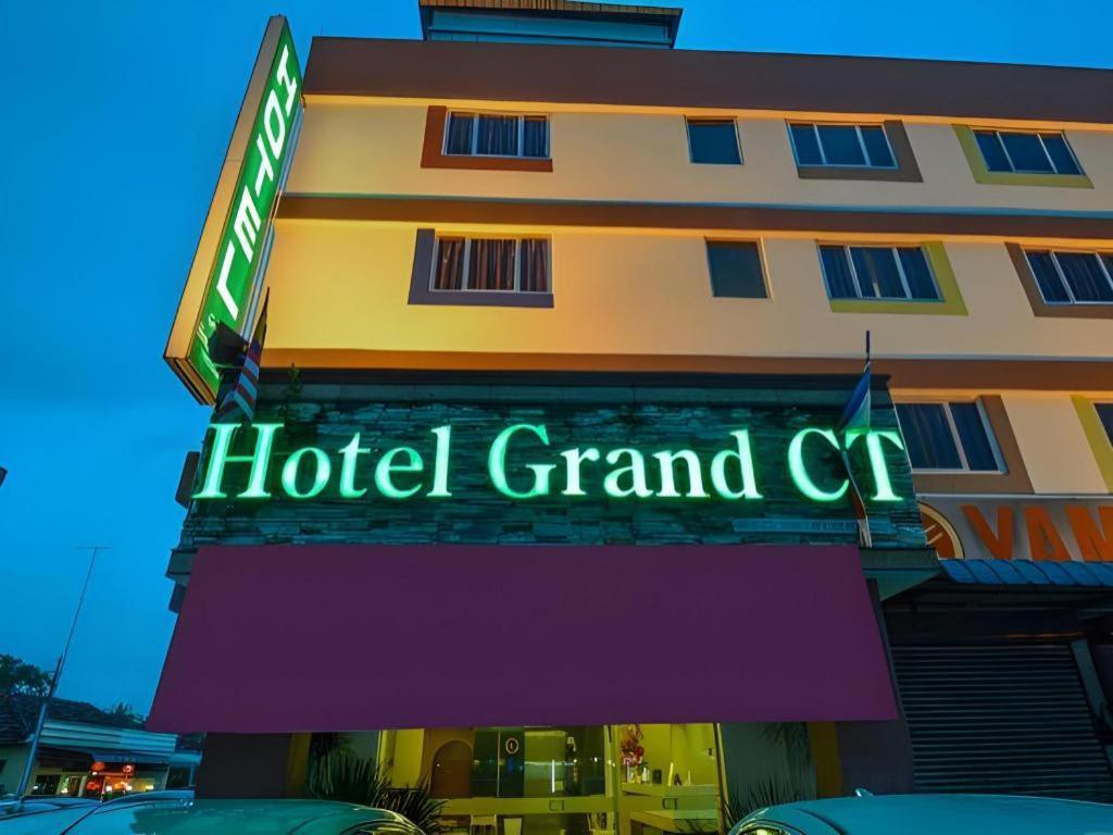Malacca Grand Ct Hotel מראה חיצוני תמונה