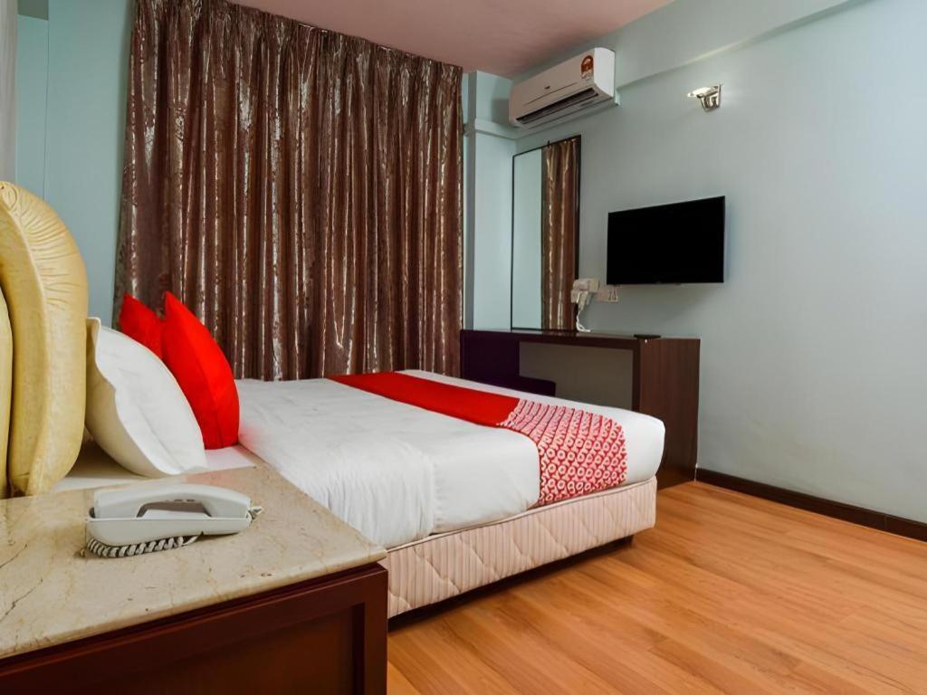 Malacca Grand Ct Hotel מראה חיצוני תמונה