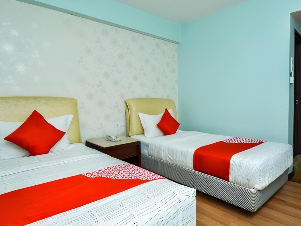 Malacca Grand Ct Hotel מראה חיצוני תמונה