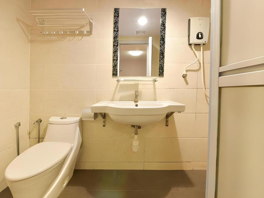 Malacca Grand Ct Hotel מראה חיצוני תמונה