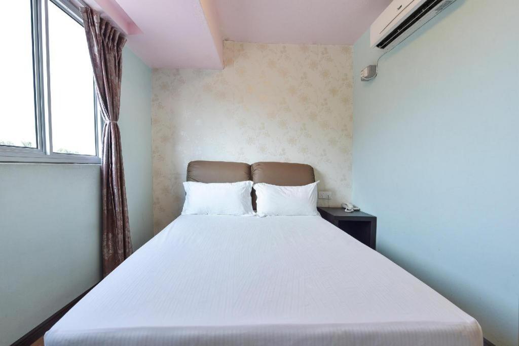 Malacca Grand Ct Hotel מראה חיצוני תמונה